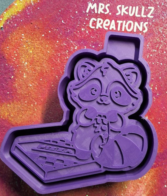 Raccoon Pizza mold