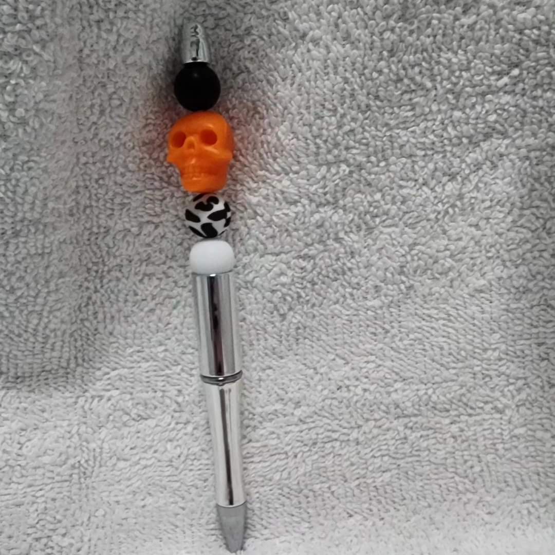Skull pen