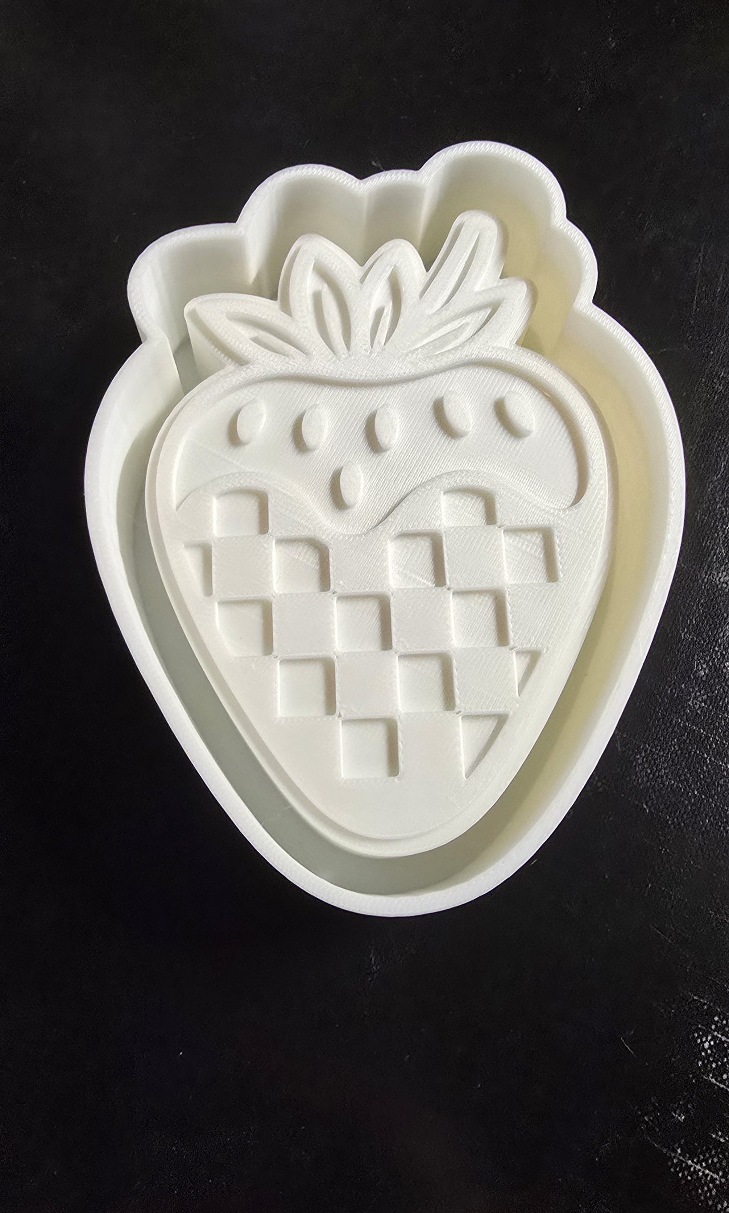 Checkered Strawberry   - mold