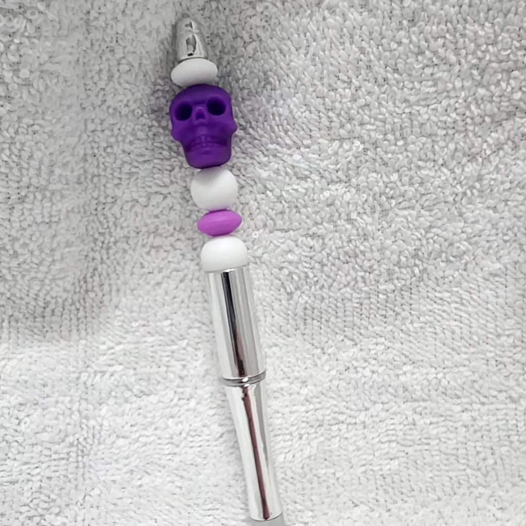 Skull pen